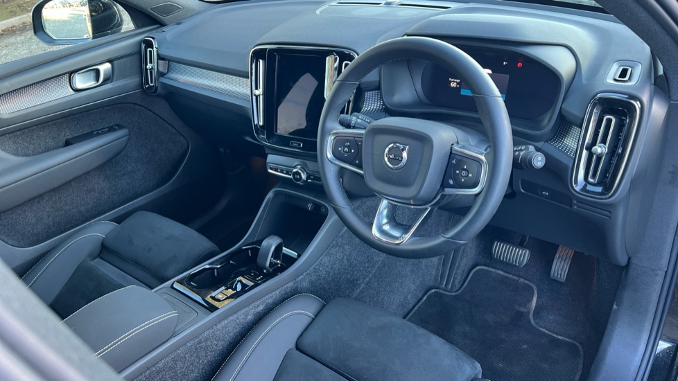 Used Volvo XC40 2024 for sale - 77060698: Photo 5