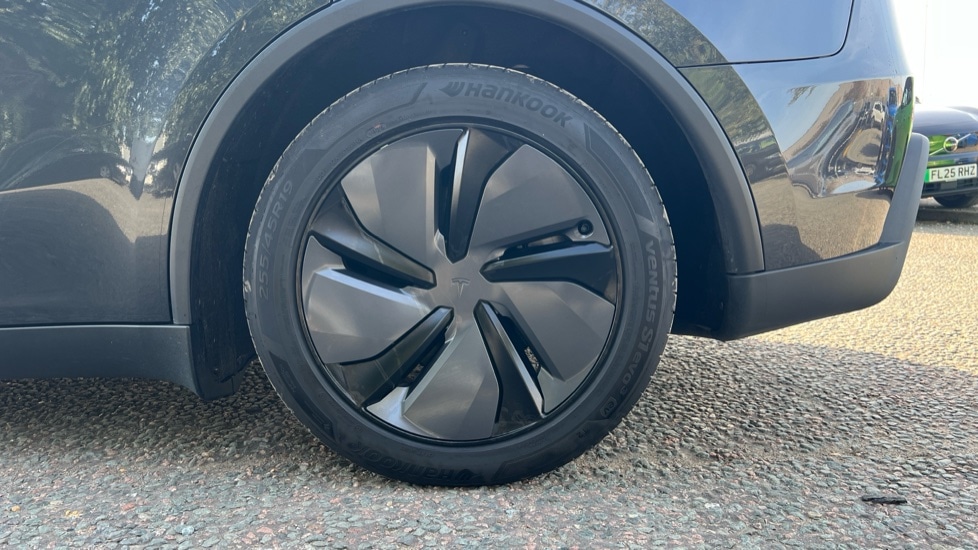 Used Tesla Model Y 2025 for sale - 76007870: Photo 18