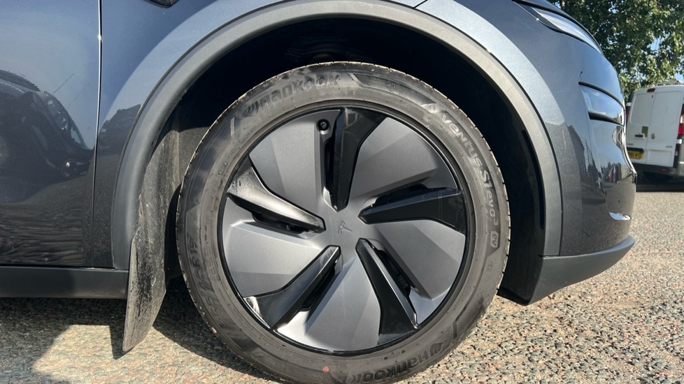 Used Tesla Model Y 2025 for sale - 76007870: Photo 20