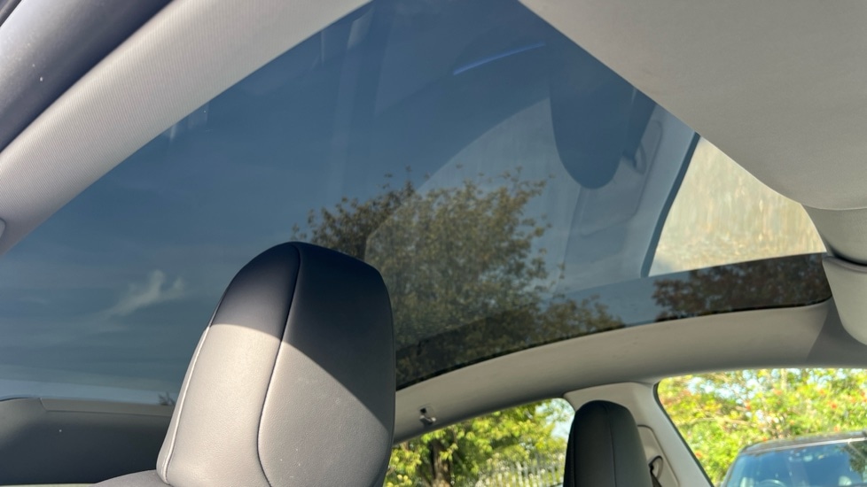 Used Tesla Model Y 2025 for sale - 76007870: Photo 22
