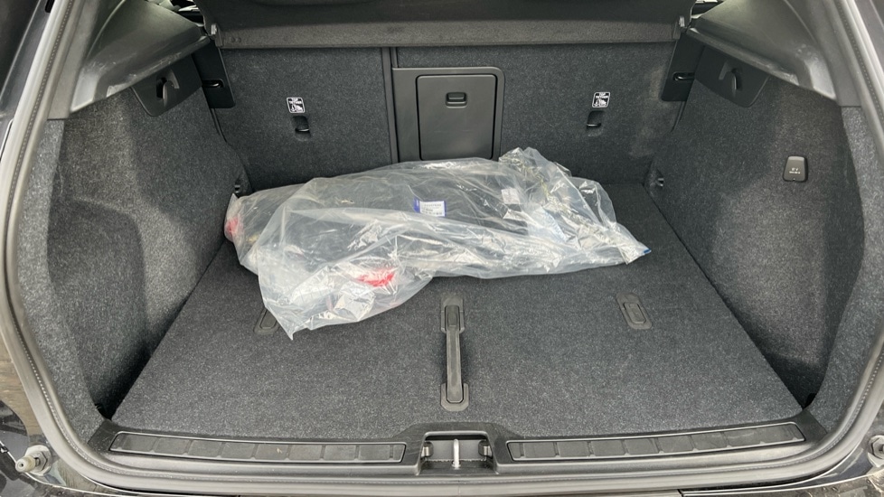 Used Volvo XC40 2025 for sale - 76872766: Photo 17