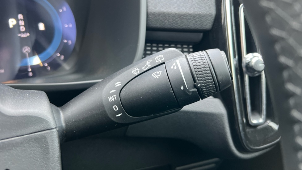 Used Volvo XC40 2025 for sale - 76872766: Photo 28