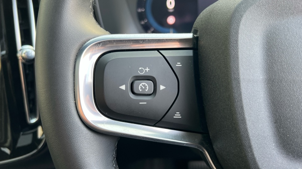 Used Volvo XC40 2025 for sale - 76872766: Photo 38