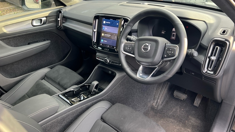 Used Volvo XC40 2025 for sale - 76872766: Photo 5