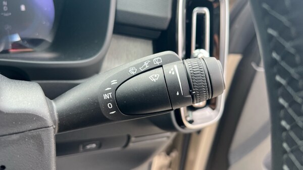 Used Volvo XC40 2025 for sale - 75641032: Photo 28