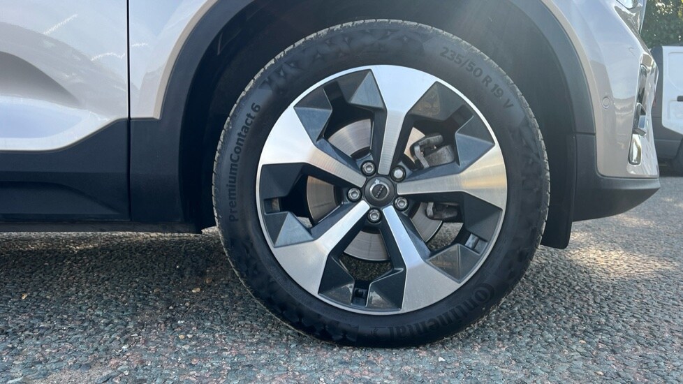 Used Volvo XC40 2023 for sale - 76086578: Photo 16