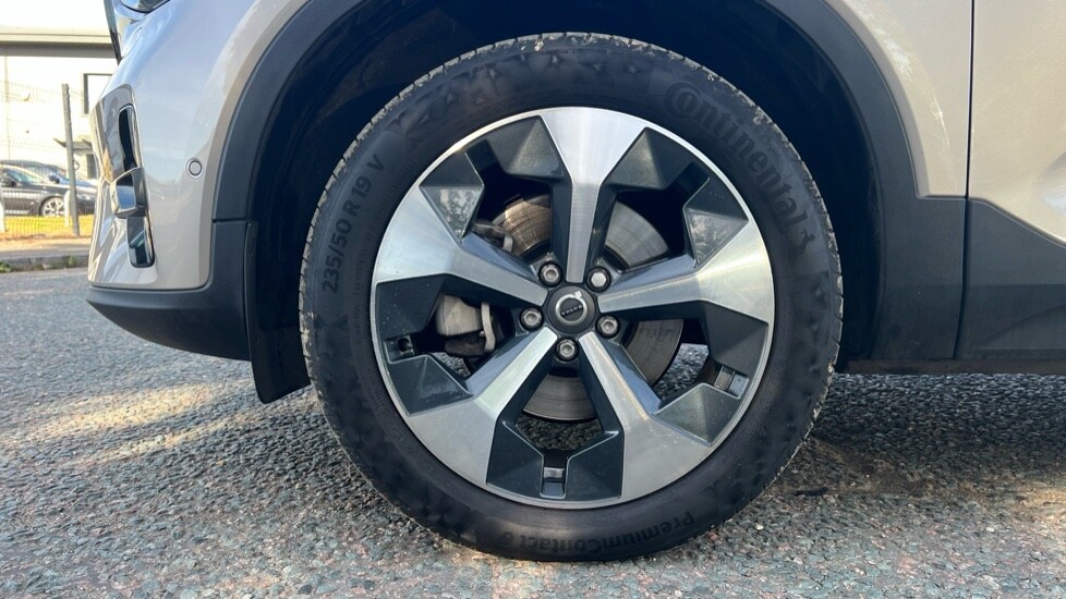 Used Volvo XC40 2023 for sale - 76086578: Photo 25