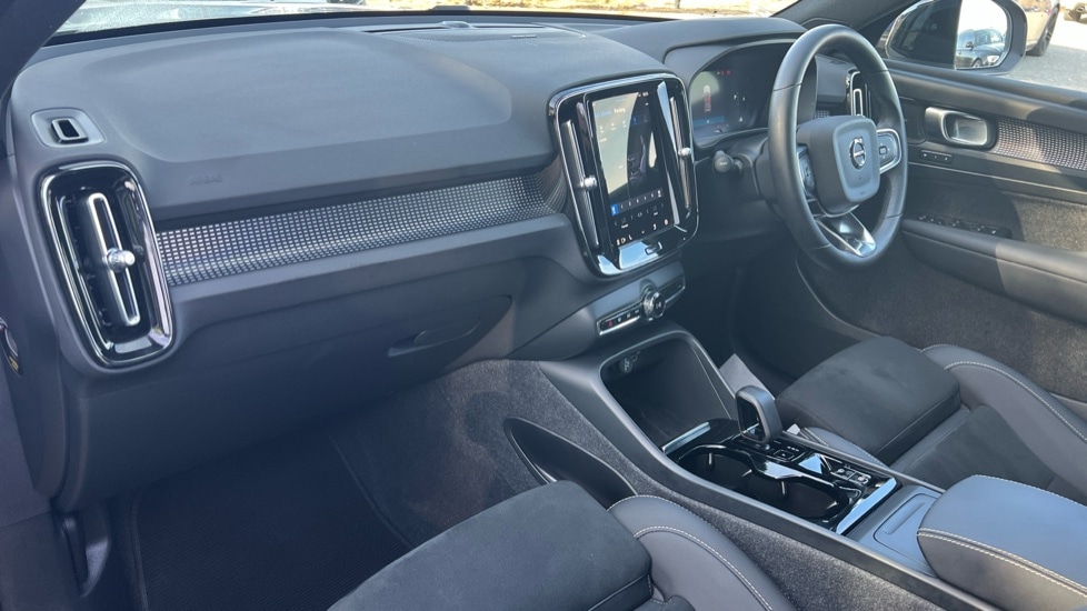 Used Volvo XC40 2023 for sale - 76086578: Photo 4