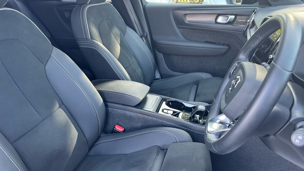 Used Volvo XC40 2023 for sale - 76086578: Photo 9