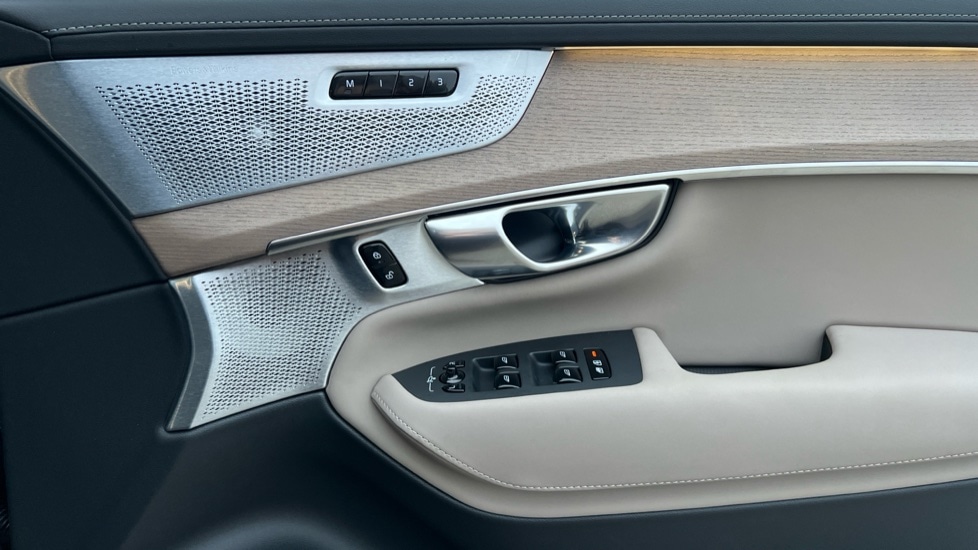 Used Volvo XC90 2025 for sale - 76434651: Photo 15