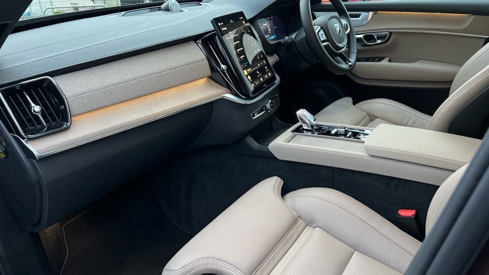 Used Volvo XC90 2025 for sale - 76434651: Photo 4