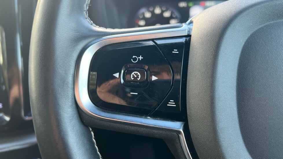 Used Volvo XC60 2020 for sale - 76623478: Photo 37