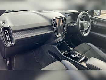 Used Volvo XC40 2022 for sale - 75467373: Photo