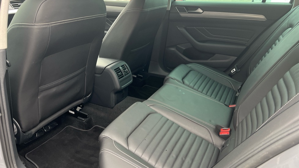 Used Volkswagen Passat 2023 for sale - 76869659: Photo 14