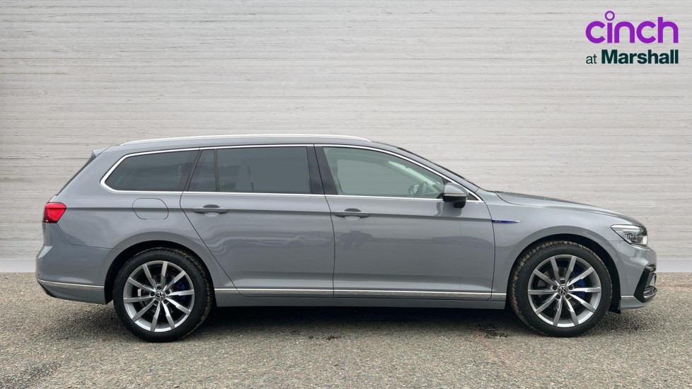 Used Volkswagen Passat 2023 for sale - 76869659: Photo 2