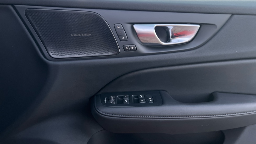 Used Volvo V60 2025 for sale - 76872771: Photo 15