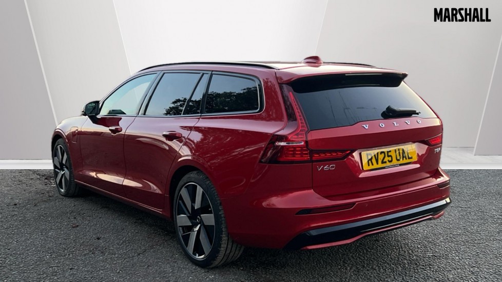 Used Volvo V60 2025 for sale - 76872771: Photo 2