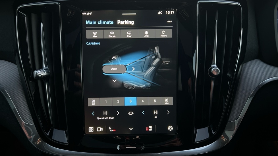 Used Volvo V60 2025 for sale - 76872771: Photo 36