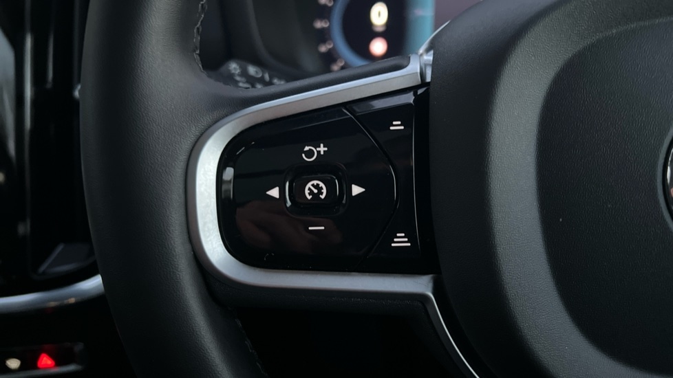 Used Volvo V60 2025 for sale - 76872771: Photo 37