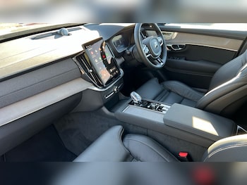 Used Volvo XC90 2025 for sale - 76008143: Photo 4