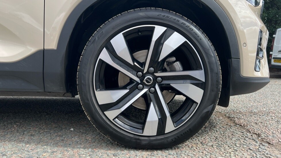 Used Volvo XC40 2025 for sale - 76868694: Photo 16