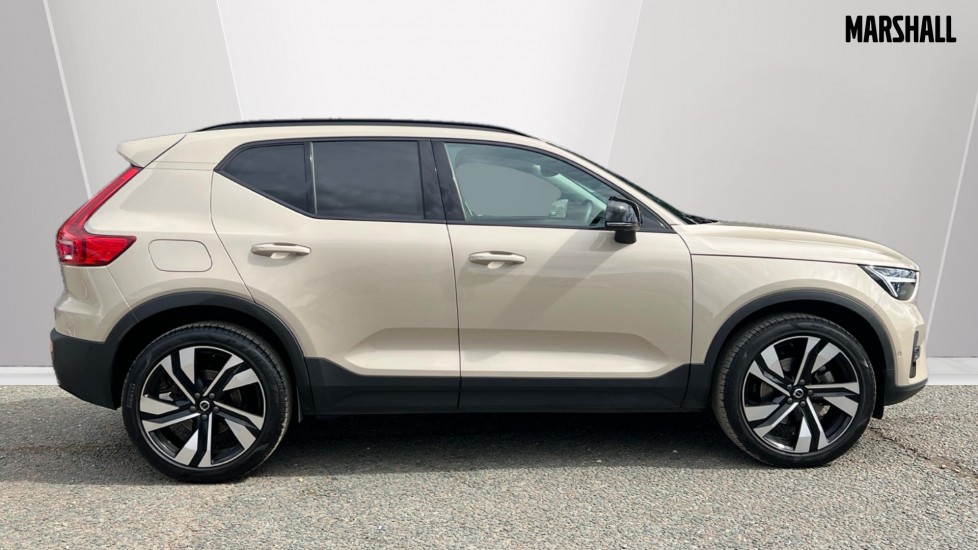 Used Volvo XC40 2025 for sale - 76868694: Photo 3