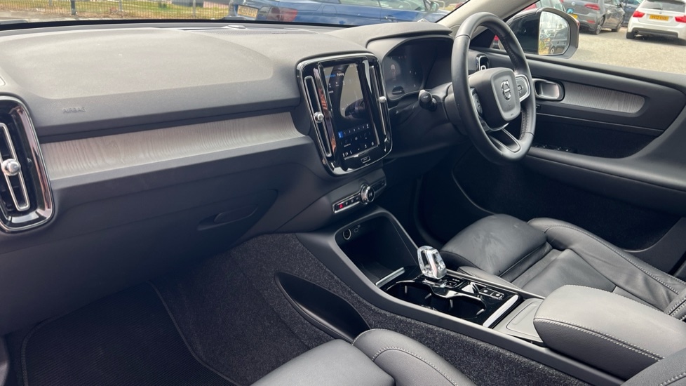 Used Volvo XC40 2025 for sale - 76868694: Photo 4