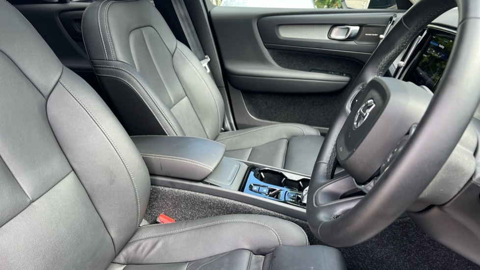 Used Volvo XC40 2025 for sale - 76868694: Photo 9