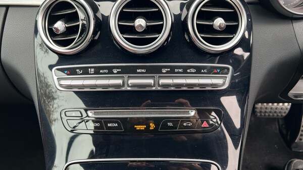 Used Mercedes-Benz C-Class 2018 for sale - 76092079: Photo 30