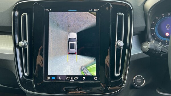 Used Volvo XC40 2023 for sale - 76124611: Photo 32