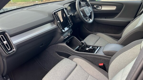 Used Volvo XC40 2023 for sale - 76124611: Photo 4