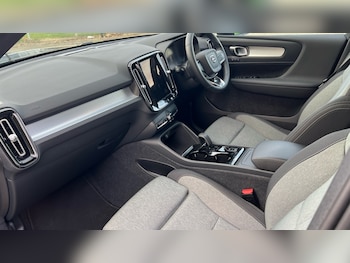 Used Volvo XC40 2023 for sale - 76124611: Photo 4