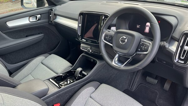 Used Volvo XC40 2023 for sale - 76124611: Photo 5