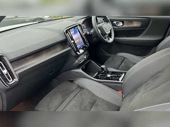 Used Volvo XC40 2023 for sale - 76434694: Photo