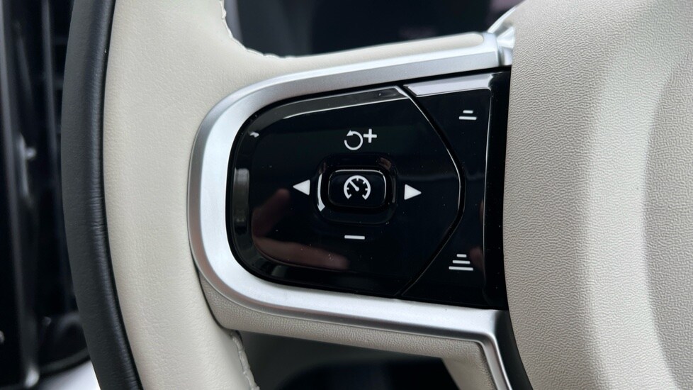 Used Volvo XC90 2025 for sale - 76691473: Photo 38