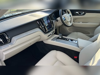 Used Volvo XC60 2023 for sale - 76350960: Photo