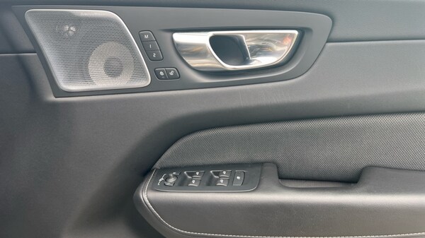 Used Volvo XC60 2021 for sale - 76130433: Photo 15