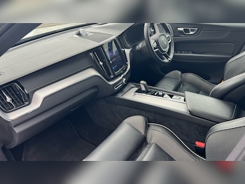 Used Volvo XC60 2021 for sale - 76130433: Photo 4