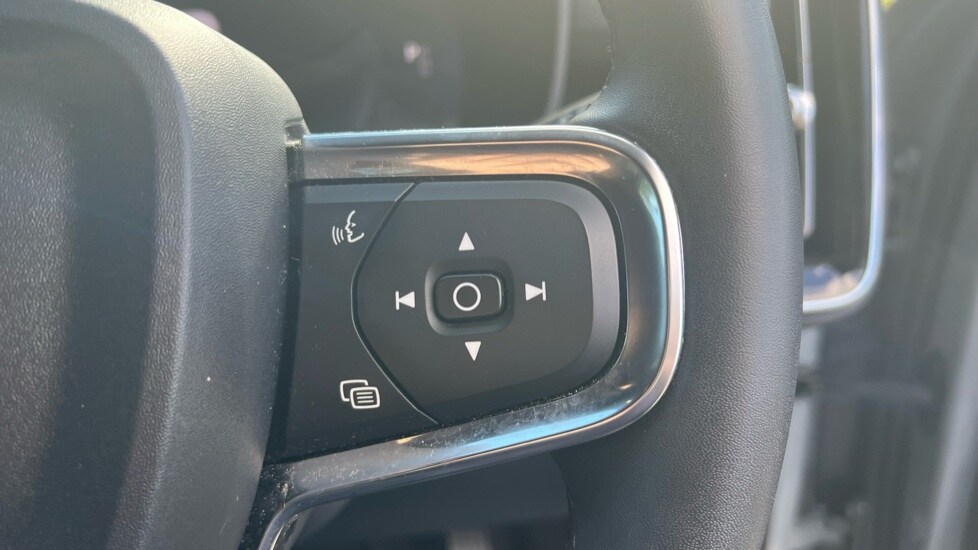 Used Volvo XC40 2023 for sale - 76168553: Photo 19