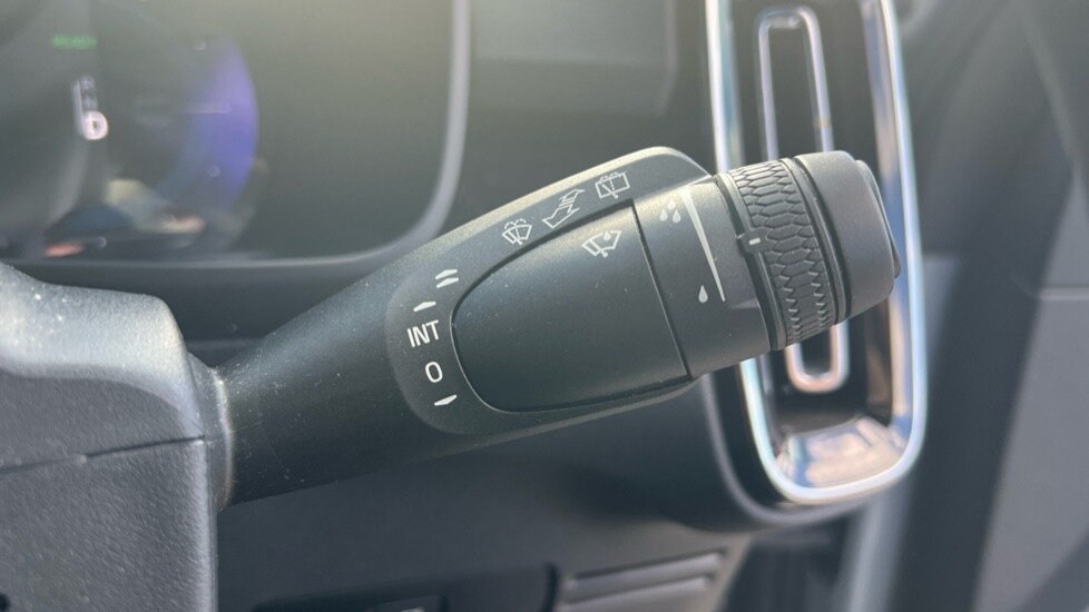 Used Volvo XC40 2023 for sale - 76168553: Photo 28