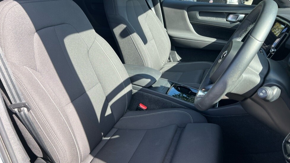 Used Volvo XC40 2023 for sale - 76168553: Photo 9