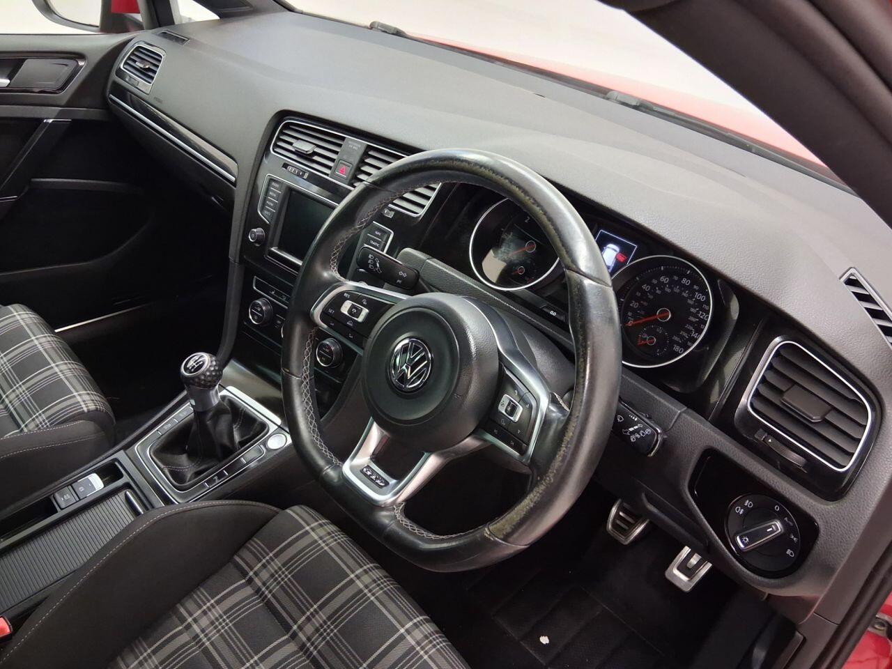 Used Volkswagen Golf 2016 for sale - 76689809: Photo 14