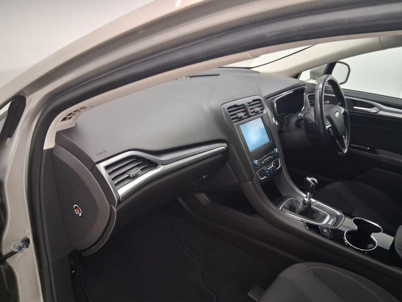 Used Ford Mondeo 2015 for sale - 76136211: Photo 13