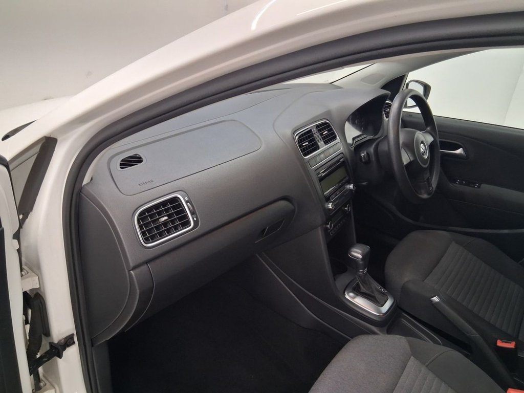 Used Volkswagen Polo 2010 for sale - 77227197: Photo 14
