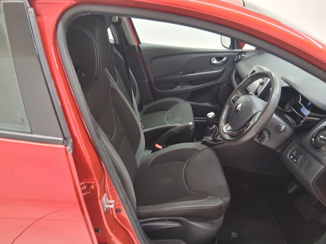 Used Renault Clio 2017 for sale - 76138067: Photo 11