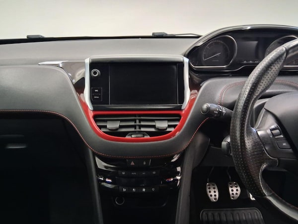 Used Peugeot 208 2015 for sale - 76260569: Photo 16