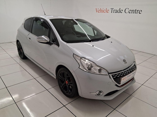 Used Peugeot 208 2015 for sale - 76260569: Photo 1