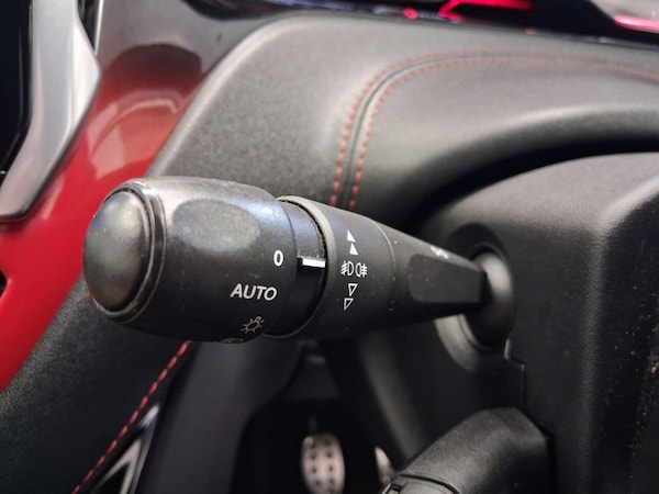 Used Peugeot 208 2015 for sale - 76260569: Photo 21