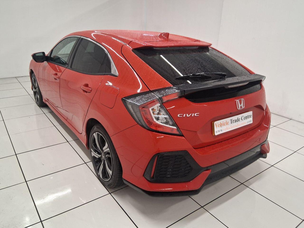 Used Honda Civic 2017 for sale - 76457322: Photo 4