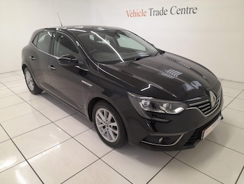 Used Renault Megane 2017 for sale - 74837994: Photo